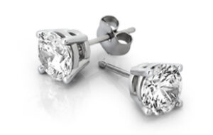 stud_earrings