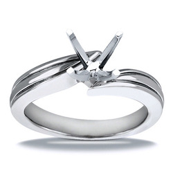 Elegant Solitaire Diamond Engagement Ring thumbnail 13