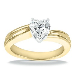 Elegant Solitaire Diamond Engagement Ring thumbnail 11