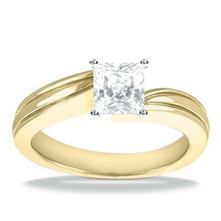 Elegant Solitaire Diamond Engagement Ring thumbnail 7