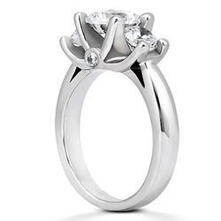 Round Cut Three Stone Diamond Engagement Ring (1.06 ct.tw.) thumbnail 3