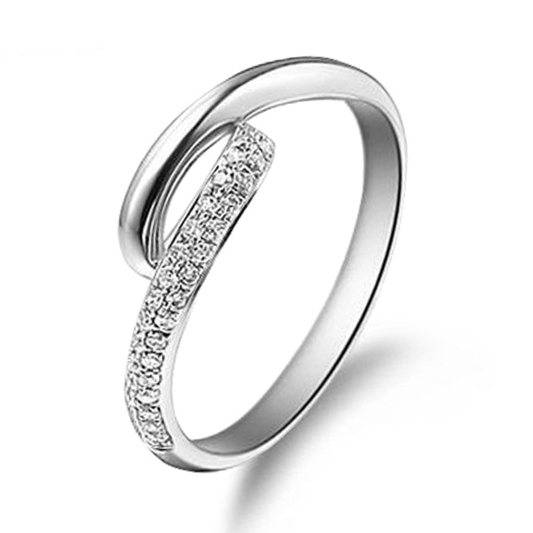 14K white gold Signature Style Diamond Promise Ring (0.19ct. tw.) - main view