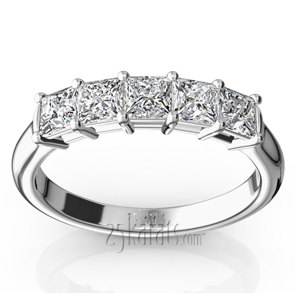 Traditional Basket Setting Princess Cut Woman Diamond Ring (1 ct. t.w.)