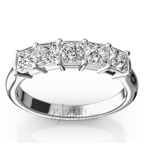 Traditional Basket Setting Princess Cut Woman Diamond Ring (1 1/3 ct. tw.)