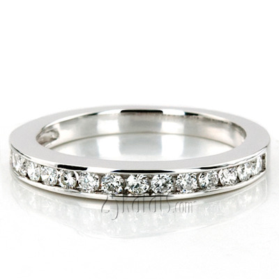 Classic Round Cut Channel Set Diamond Wedding Band (0.30ct. tw.) thumbnail 5
