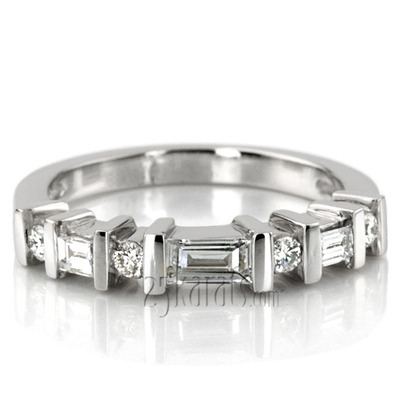 Round and Baguette Cut Bar Set Diamond Wedding Ring (0.34 ct.tw.)