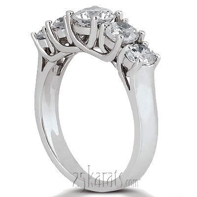 14K white gold Five Stone Graduated Diamond Wedding Band (2/3 ct. tw.) - alternate view 3