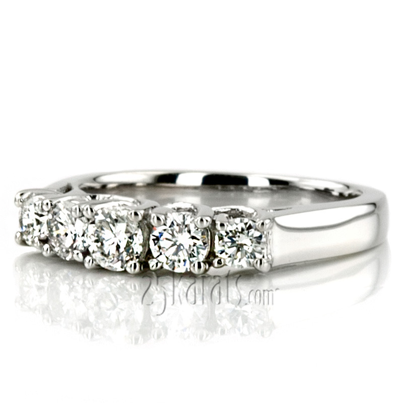 14K white gold Five Stone Graduated Diamond Wedding Band (2/3 ct. tw.) - alternate view 6