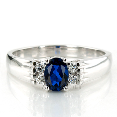 Diamond & Oval Sapphire Ring (0.12 ct.tw.)