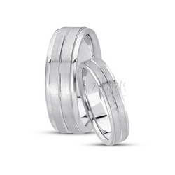 Chic Matte Carved Design Wedding Band Set