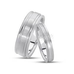 Exquisite Satin Diamond Carved Wedding Band Set