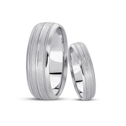 Beveled Edge Carved Design Wedding Band Set