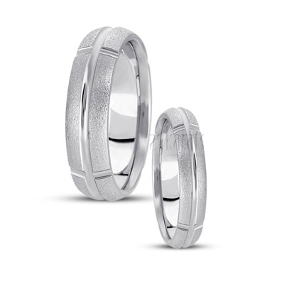 Contemporary Wire Matte Carved Design Wedding Ring Set
