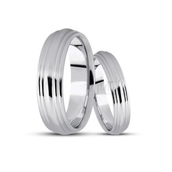 Stylish High Polished Basic Design Wedding Band Set