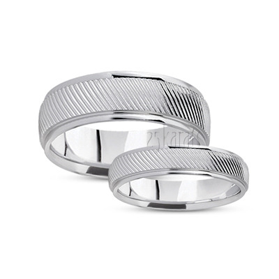 Sturdy Diagonal Cut Diamond Carved Wedding Band Set