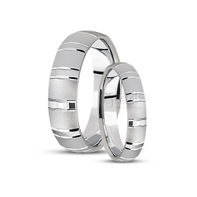 Unique Grooved Diamond Carved Wedding Band Set