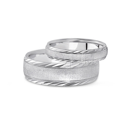 Diagonal Cut Edge Diamond Carved Wedding Ring Set