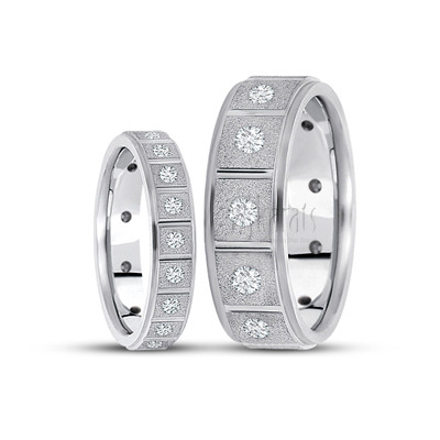 Extravagant Rectangular Cut Diamond Couples Ring Set
