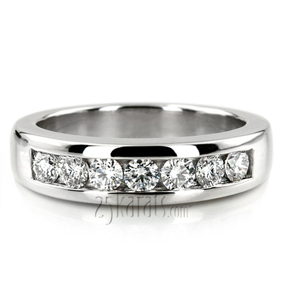 Trendy Channel Set Round Cut Men's Diamond Ring (0.84 ct.tw)