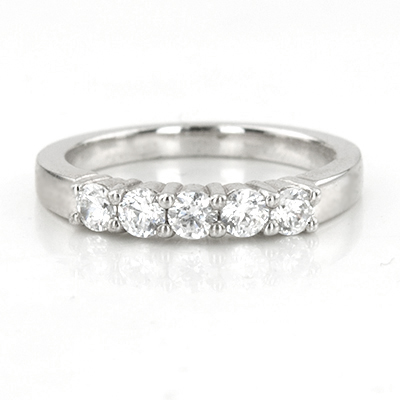 0.15ct 5 Stone Shared Prong Ladies' Diamond Band