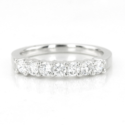 0.35ct Lovely 7 Stone Shared Prong Diamond Band