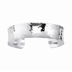 Shinny Hammer Finished Slightly Concave Fashion Cuff Bracelet