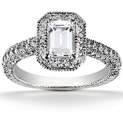 Halo Diamond Engagement Ring (0.90 t.c.w.)