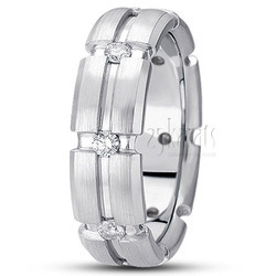 Exquisite Incised Diamond Wedding Ring 