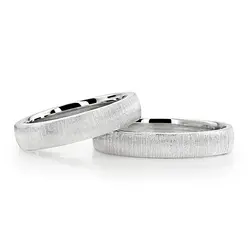 Traditional Dome Comfort Fit Wedding Band Set thumbnail 2