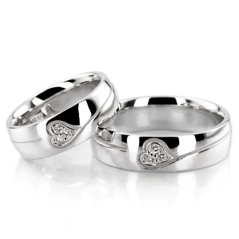 10K Elegant-Heart-Diamond-Wedding-Ring-set - main view