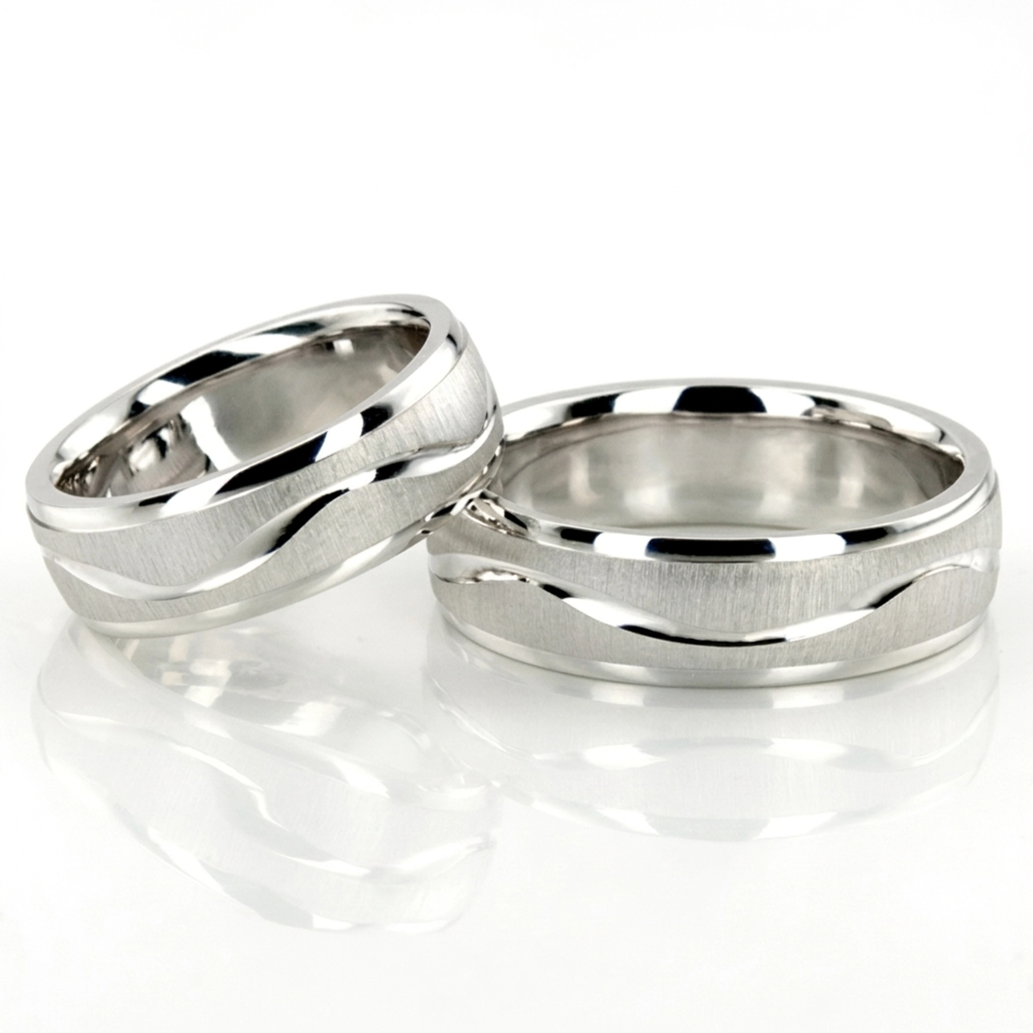 10K Bestseller-Wave-Design-Wedding-Ring-Set - alternate view 2