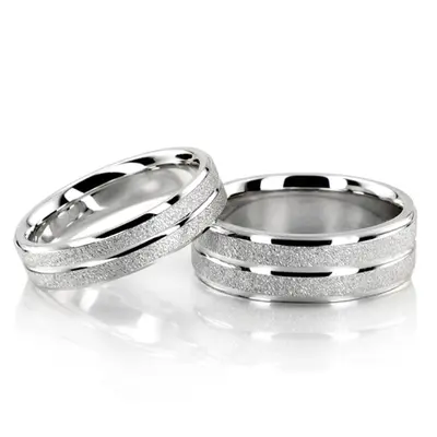 Stylish Carved Design Wedding Ring Set - view 1 of 3