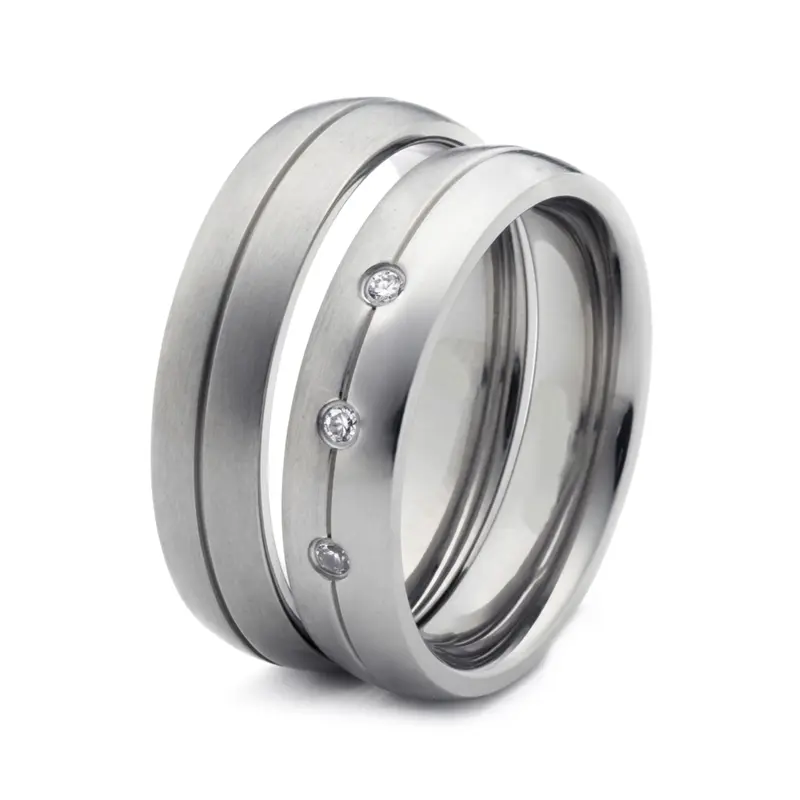10K Three-Stone-Diamond-Wedding-Ring-Set - main view