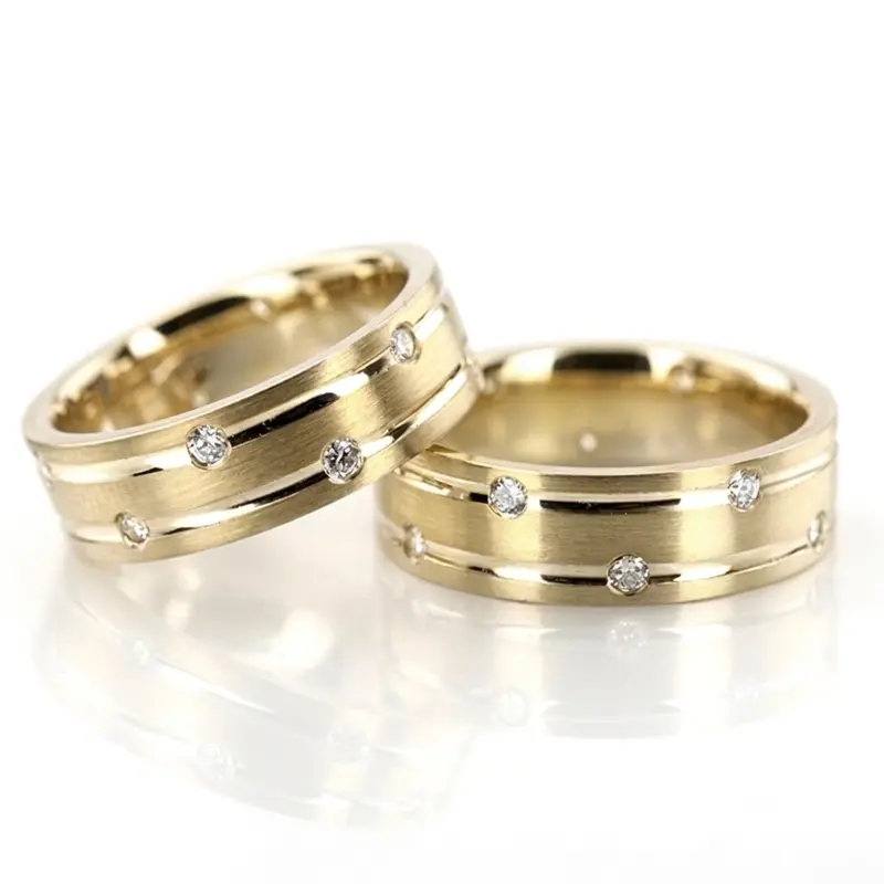 10K Diamond-Classic-Round-Wedding-Band-set - alternate view 2