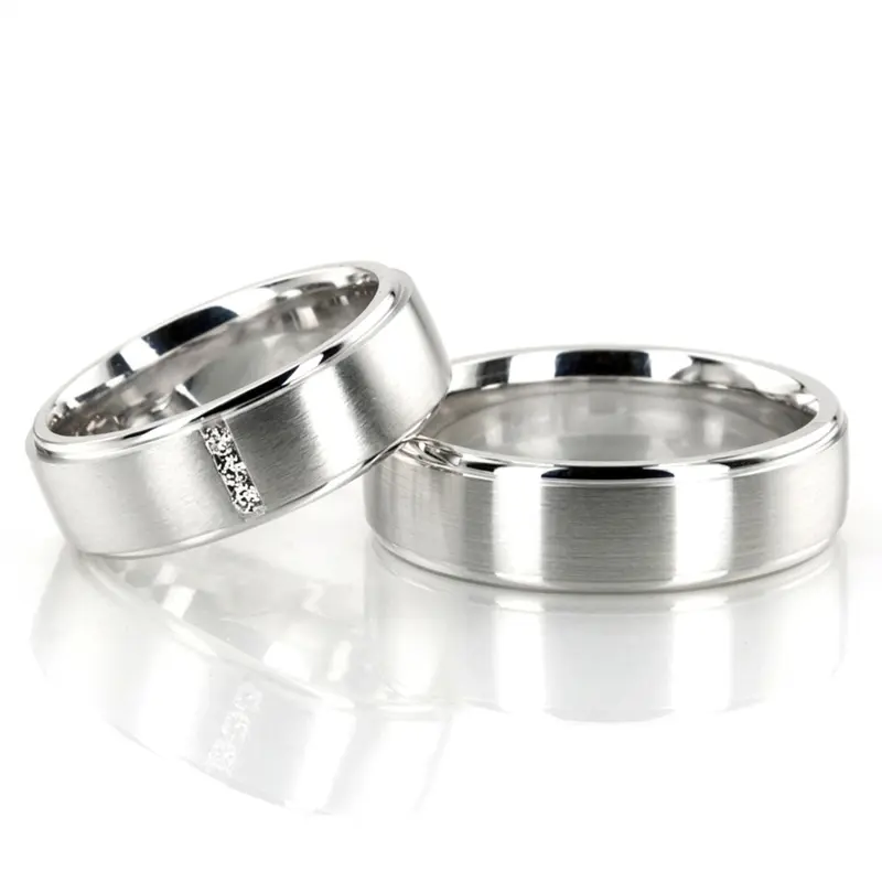 14K three-stone-diamond-wedding-band-set - main view