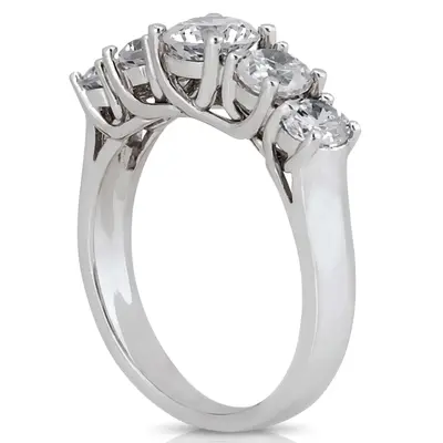 14K white gold Five Stone Graduated Diamond Wedding Band (2/3 ct. tw.) - alternate view 6 thumbnail