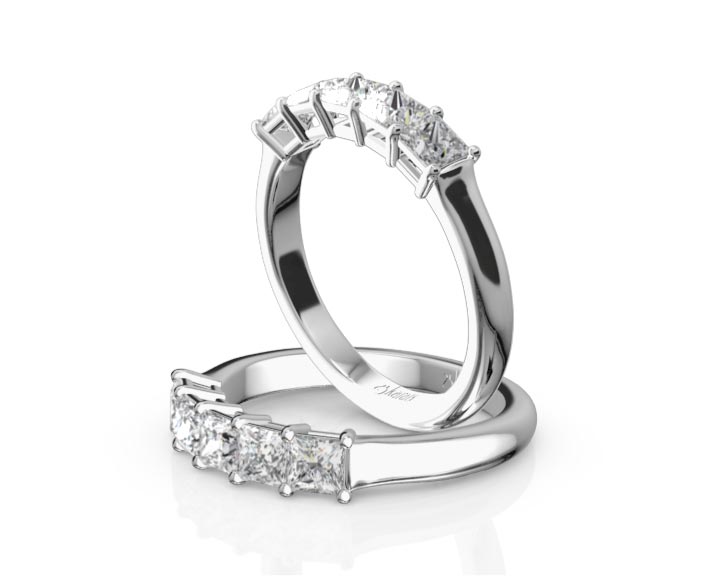 Traditional Basket Setting Princess Cut Woman Diamond Ring (1 ct. tw.) 360° view