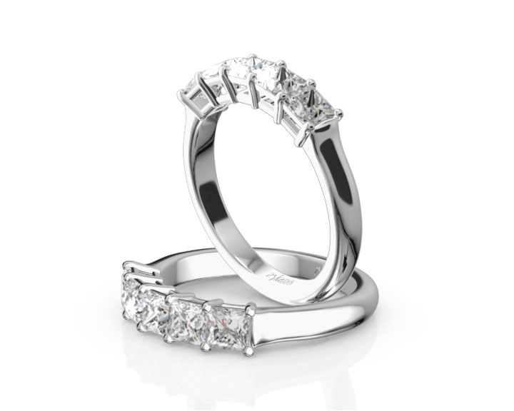 Traditional Basket Setting Princess Cut Woman Diamond Ring (1 1/3 ct. tw.) 360° view