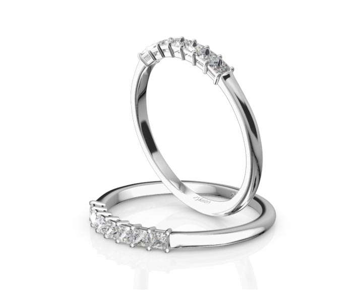 Seven Stone Princess Cut Basket Setting Woman Ring (1/4 ct. tw.) 360° view