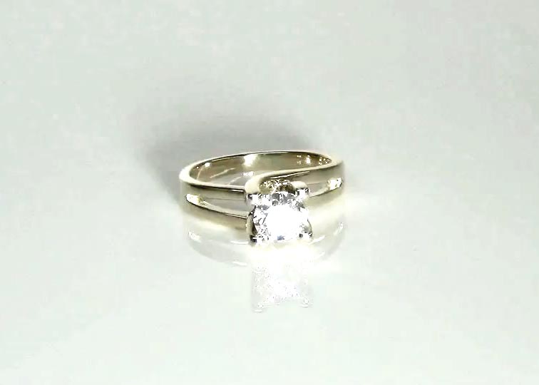 Trellis Solitaire Diamond Engagement Ring  360° view