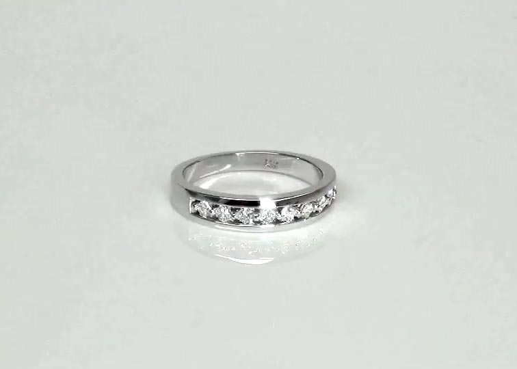 Elegant Prong Set Diamond Bridal Ring (0.20 ct. t.w) 360° view